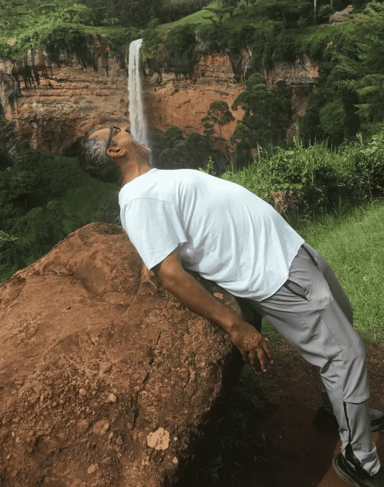 Rashid mirmohamed Leaned back drinking falls